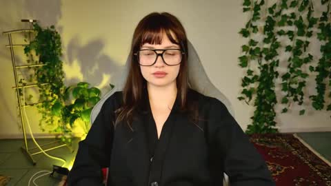 kiravair online show from April 1, 2026, 1:41 pm