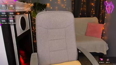 kiraxmoon online show from December 13, 2024, 1:59 am