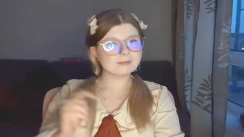 KiraYume online show from May 8, 2026, 4:23 pm