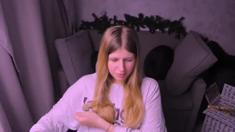 Kira online show from December 22, 2024, 10:25 pm