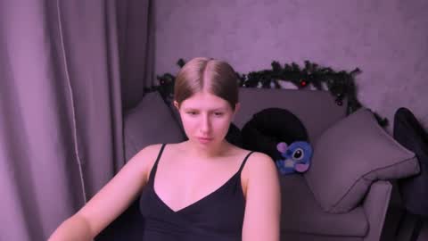 Kira online show from January 3, 2025, 9:47 pm