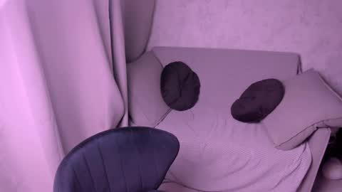 Kira online show from February 5, 2025, 7:31 pm