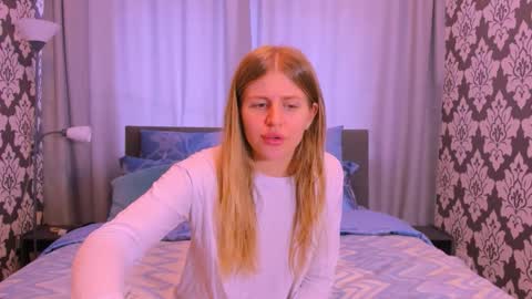 Kira online show from September 9, 2025, 11:21 am