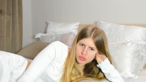 Kira online show from February 1, 2026, 6:28 pm