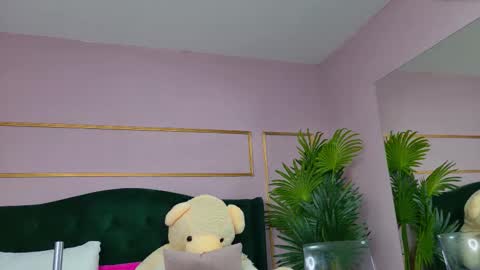 Kirra online show from November 5, 2025, 7:08 am