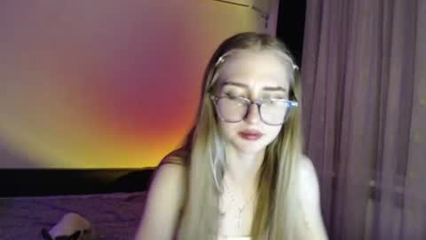kisa____ online show from July 13, 2026, 8:44 pm