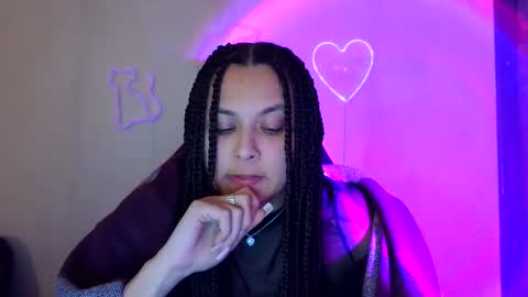 kiss_ameliaa online show from March 6, 2025, 7:10 pm