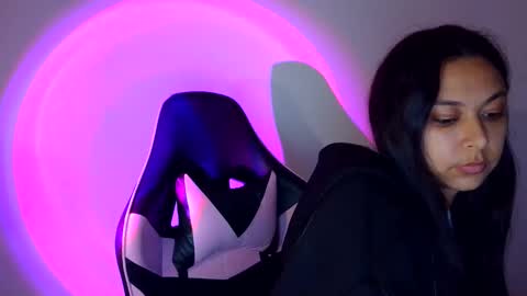 kiss_ameliaa online show from November 4, 2025, 9:41 am