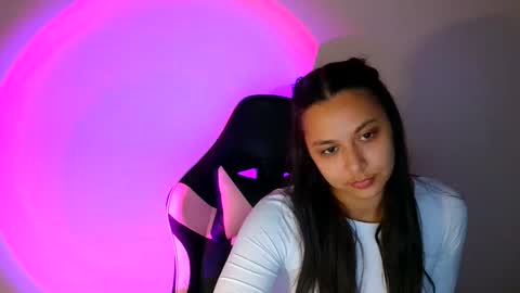 kiss_ameliaa online show from November 24, 2025, 8:03 am