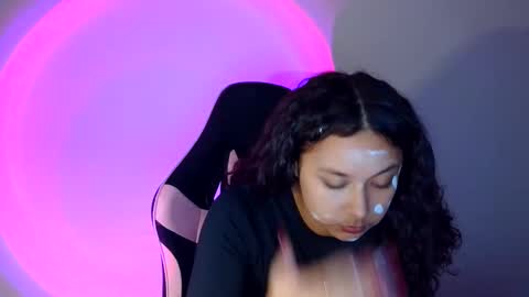 kiss_ameliaa online show from November 25, 2025, 12:27 pm