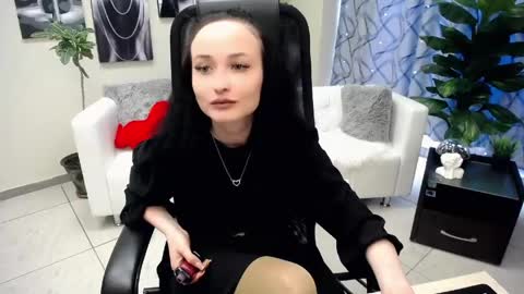 Snapshot of kiss_of_love_0 chatting on April 19, 2026, 8:46 am Louise online show from April 19, 2026, 8:46 am
