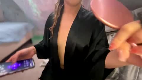 Snapshot of kissahsins chatting on February 25, 2025, 9:24 pm Kissah Kreampuff online show from February 25, 2025, 9:24 pm