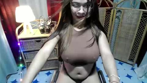 Snapshot of kisses_asian143 chatting on February 14, 2026, 12:57 pm VICTORIA online show from February 14, 2026, 12:57 pm