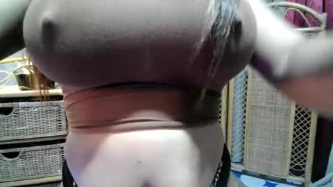 Snapshot of kisses_asian143 chatting on February 18, 2026, 1:29 pm VICTORIA online show from February 18, 2026, 1:29 pm