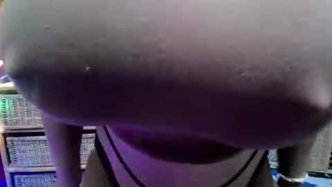 Snapshot of kisses_asian143 chatting on February 24, 2026, 9:40 am VICTORIA online show from February 24, 2026, 9:40 am