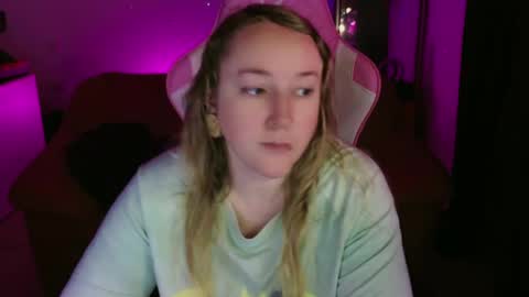 kissica online show from January 22, 2025, 7:34 pm