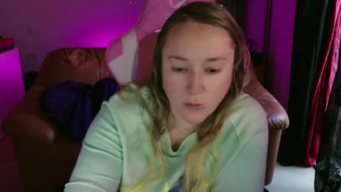 kissica online show from January 23, 2025, 3:43 pm