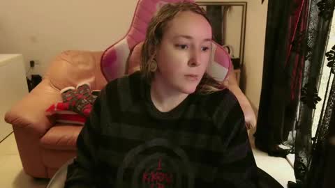 kissica online show from February 9, 2025, 3:01 pm