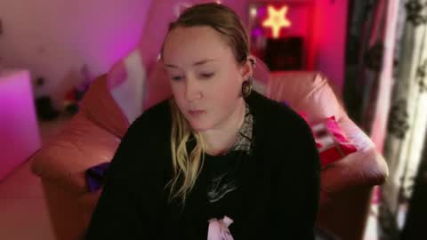 kissica online show from February 28, 2025, 12:31 pm