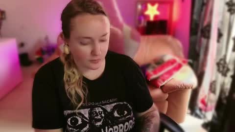 kissica online show from March 3, 2025, 12:27 pm