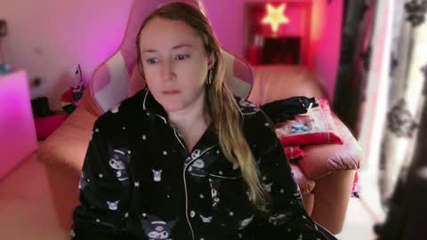 kissica online show from March 9, 2025, 11:58 am