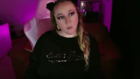 kissica online show from March 12, 2025, 5:38 pm