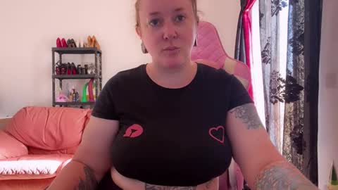 kissica online show from September 9, 2025, 6:57 am