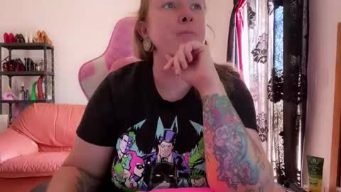 kissica online show from September 30, 2025, 9:58 am