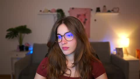 Sisi online show from April 7, 2026, 1:11 pm