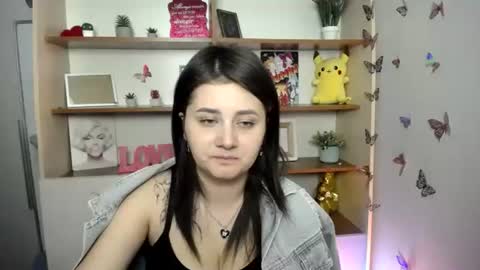kissleoxx online show from June 18, 2026, 12:09 pm