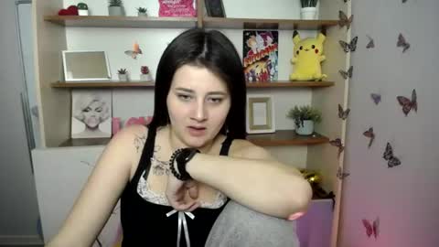 kissleoxx online show from July 14, 2026, 12:00 pm