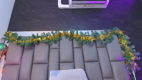 BELLA FLAME online show from November 29, 2025, 7:06 pm