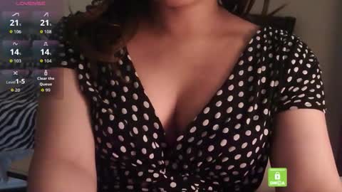 J online show from April 4, 2026, 8:39 pm