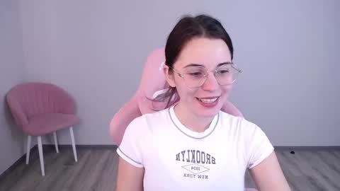 Vikki Rose online show from October 22, 2025, 5:19 am