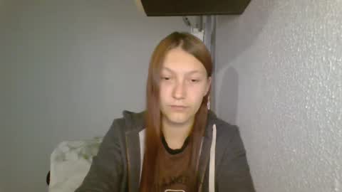 kiti_kitiss online show from October 12, 2025, 1:54 pm