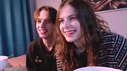 Snapshot of kitkatsweetspot chatting on December 15, 2025, 7:51 pm kitkatsweetspot online show from December 15, 2025, 7:51 pm