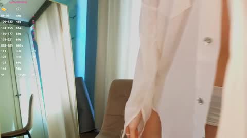 The sexy fox Kitsune online show from May 20, 2026, 6:19 am
