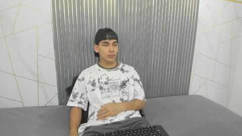 kitsune_44 online show from April 6, 2026, 7:26 pm
