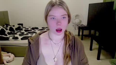 Jennyblonde and Emmabrunette online show from December 13, 2024, 7:15 am