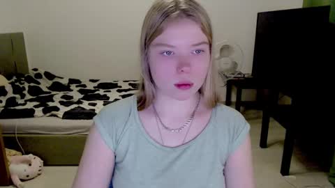 Jennyblonde and Emmabrunette online show from December 16, 2024, 7:26 am