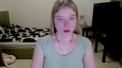 Jennyblonde and Emmabrunette online show from December 16, 2024, 10:29 am