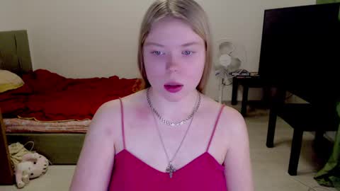 Jennyblonde and Emmabrunette online show from February 3, 2025, 11:47 pm