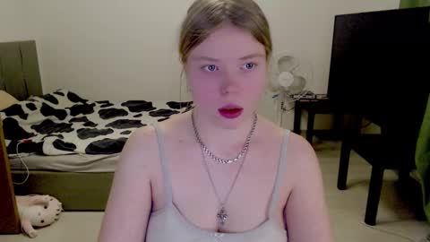 Jennyblonde and Emmabrunette online show from March 1, 2025, 11:47 pm