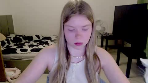 Jennyblonde and Emmabrunette online show from March 9, 2025, 1:35 am