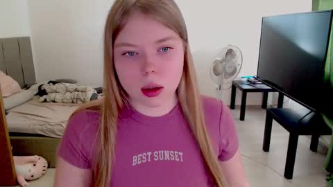 Jennyblonde and Emmabrunette online show from September 28, 2025, 12:10 pm