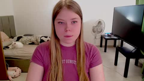 Jennyblonde and Emmabrunette online show from September 29, 2025, 12:21 pm