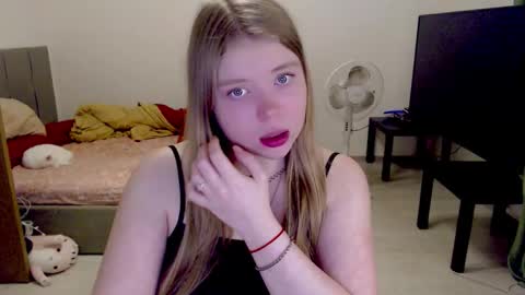 Jennyblonde and Emmabrunette online show from October 25, 2025, 1:40 pm