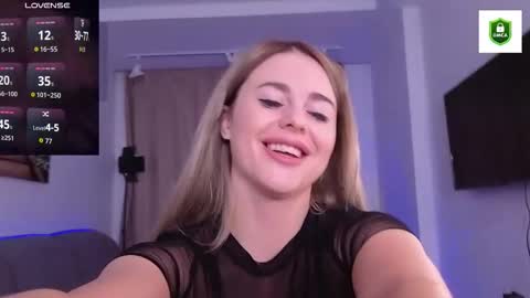 kitten online show from November 13, 2025, 6:40 pm