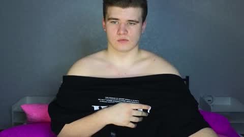 Snapshot of kittenmur chatting on February 13, 2025, 1:26 pm Vlad online show from February 13, 2025, 1:26 pm