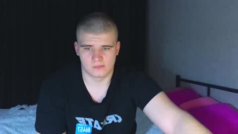 Snapshot of kittenmur chatting on February 16, 2025, 12:21 pm Vlad online show from February 16, 2025, 12:21 pm